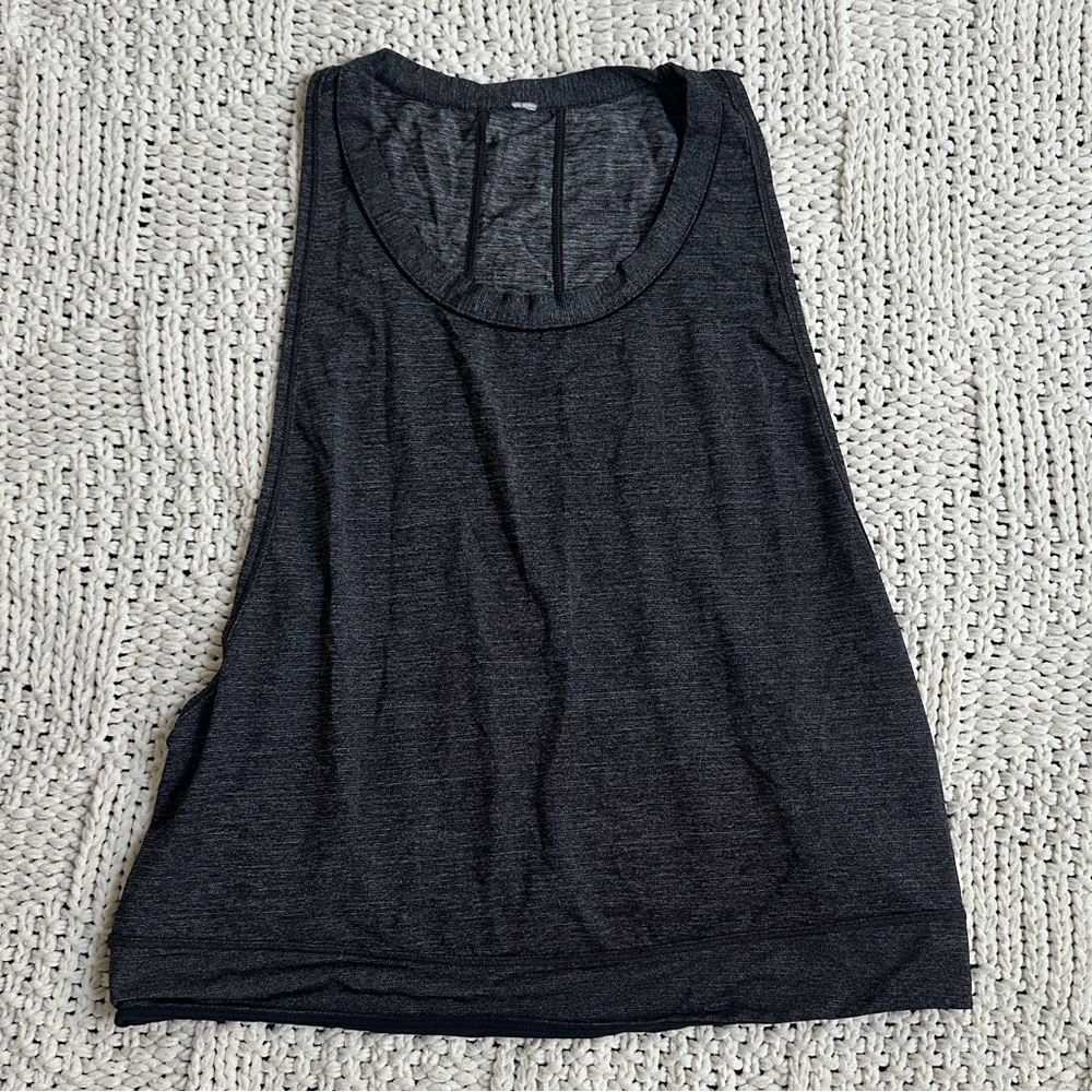 Lululemon black/gray workout top